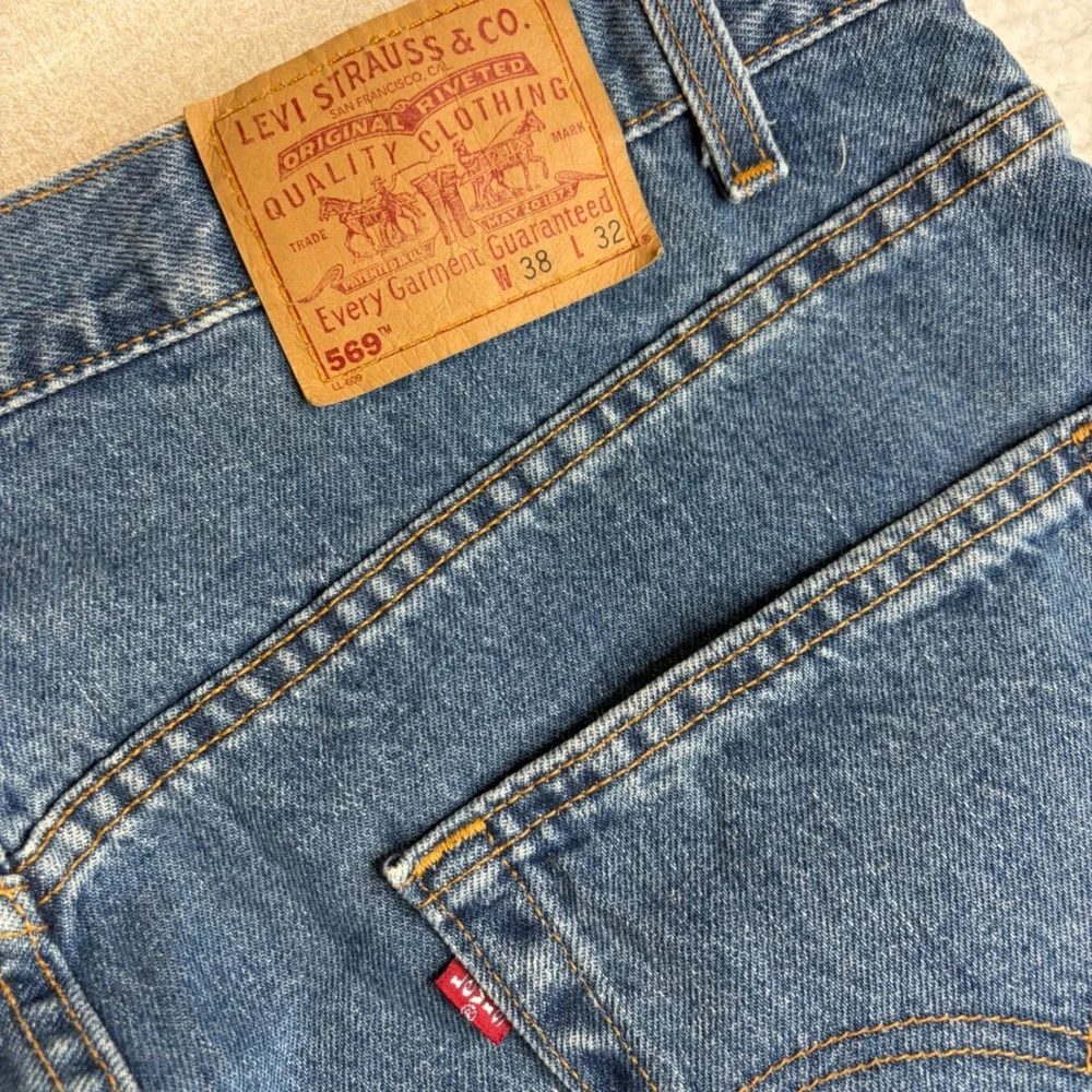 NEW Vintage Levis 569 Loose Straight Fit Jeans Made in USA Blue Denim 38x32